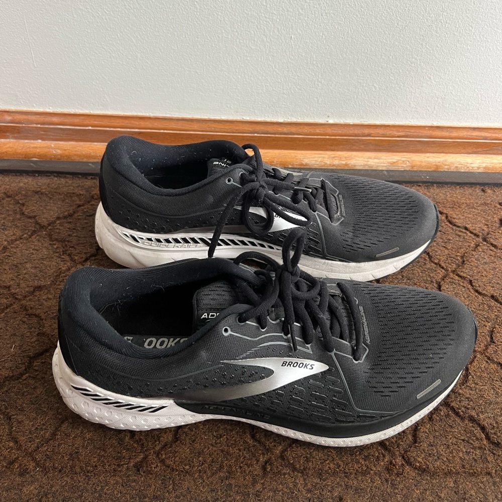 Brooks Adrenaline 21– Black and White Athletic Shoes